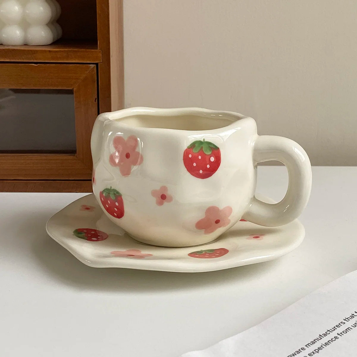 1Set Asymmetrical Fruit Ceramic Coffee Cup and Saucer, High-Looking Creative Hand-Painted Coffee Cup and Saucer, Suitable for Home Drinking Water, Coffee Shop Latte Art Cup, Party Coffee Cake Cup and Saucer, Gift Giving