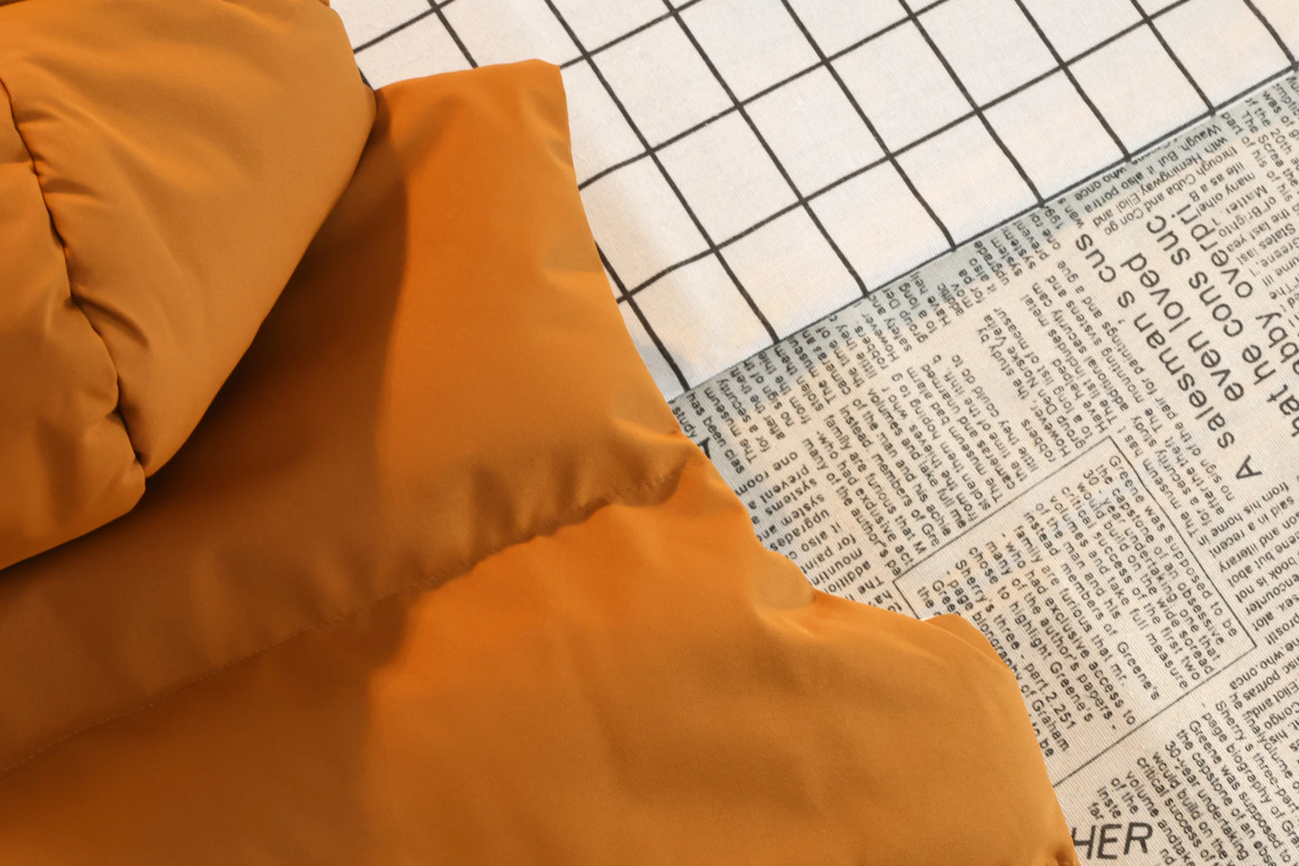 Men's Color-Block Puffer Vest with Removable Hood - Zip Closure & Flap Pockets, Water-Resistant Warm for Winter Casual Outfits