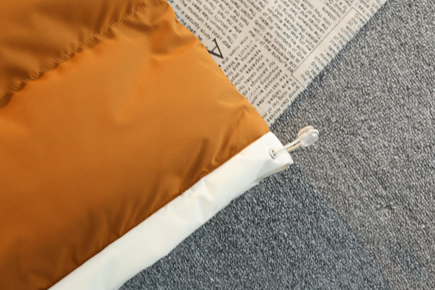 Men's Color-Block Puffer Vest with Removable Hood - Zip Closure & Flap Pockets, Water-Resistant Warm for Winter Casual Outfits