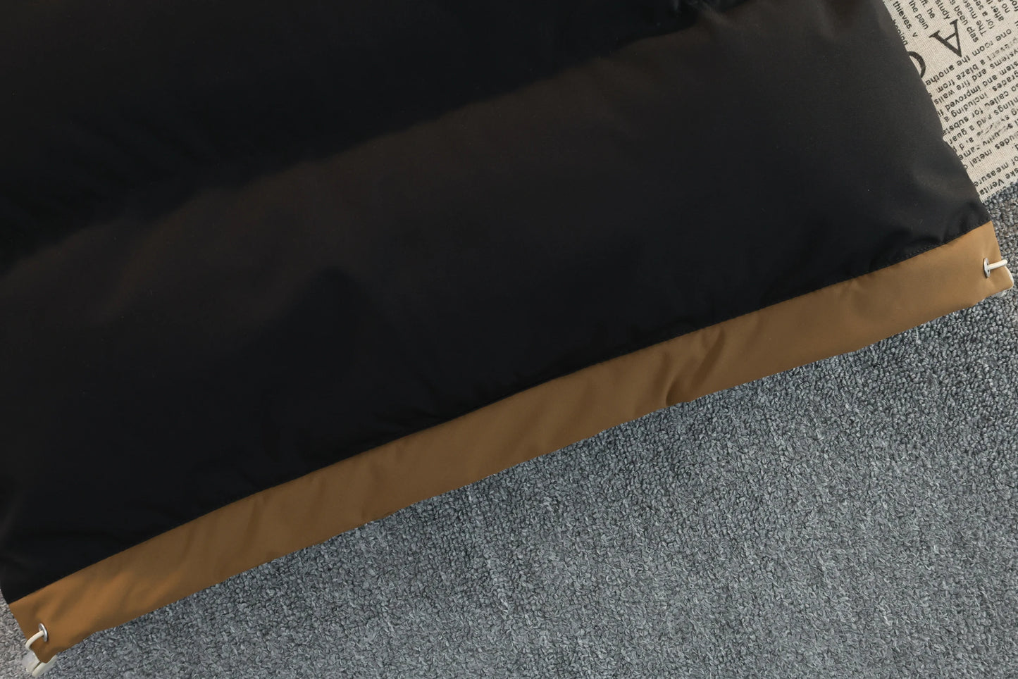 Men's Color-Block Puffer Vest with Removable Hood - Zip Closure & Flap Pockets, Water-Resistant Warm for Winter Casual Outfits