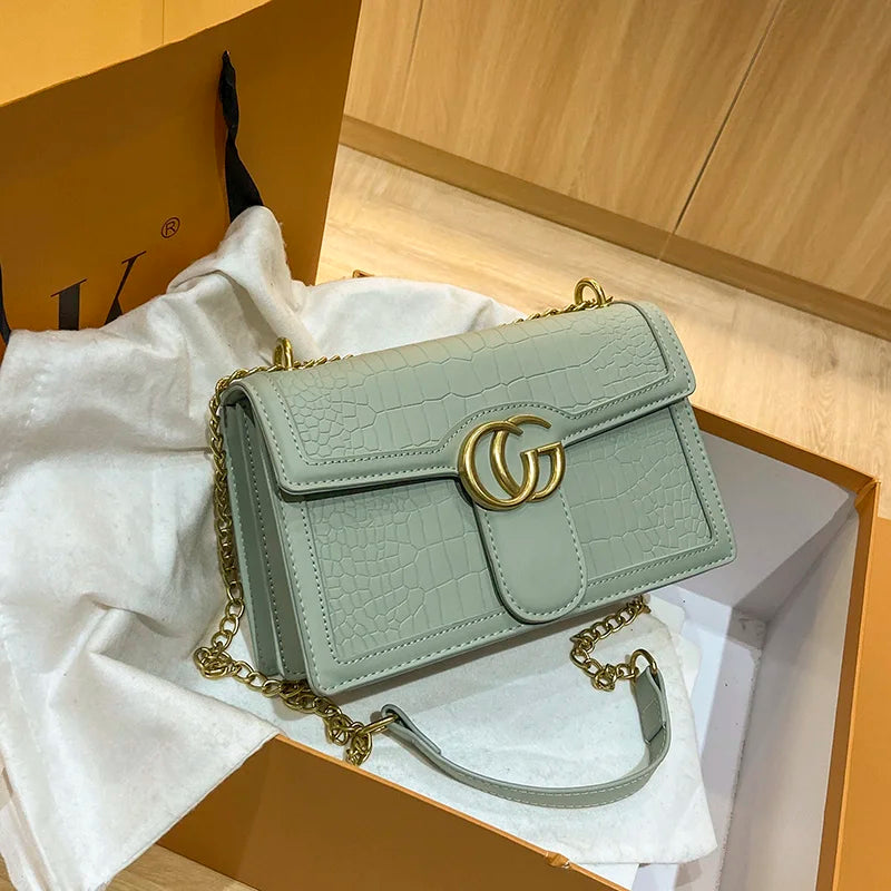 Underarm bag for women, 2025 new style, fashionable and trendy, embossed chain bag, versatile crossbody bag, shoulder bag