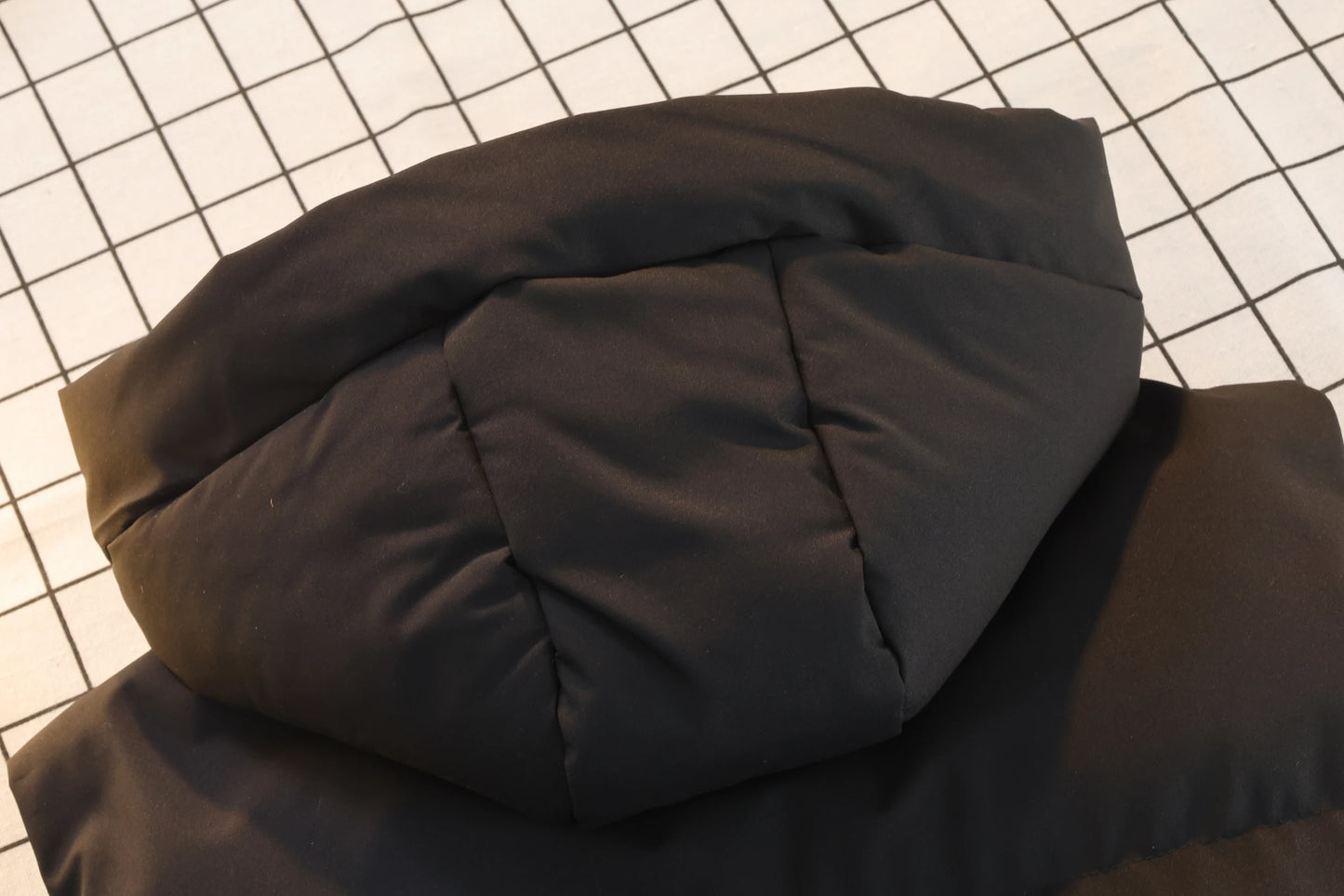 Men's Color-Block Puffer Vest with Removable Hood - Zip Closure & Flap Pockets, Water-Resistant Warm for Winter Casual Outfits