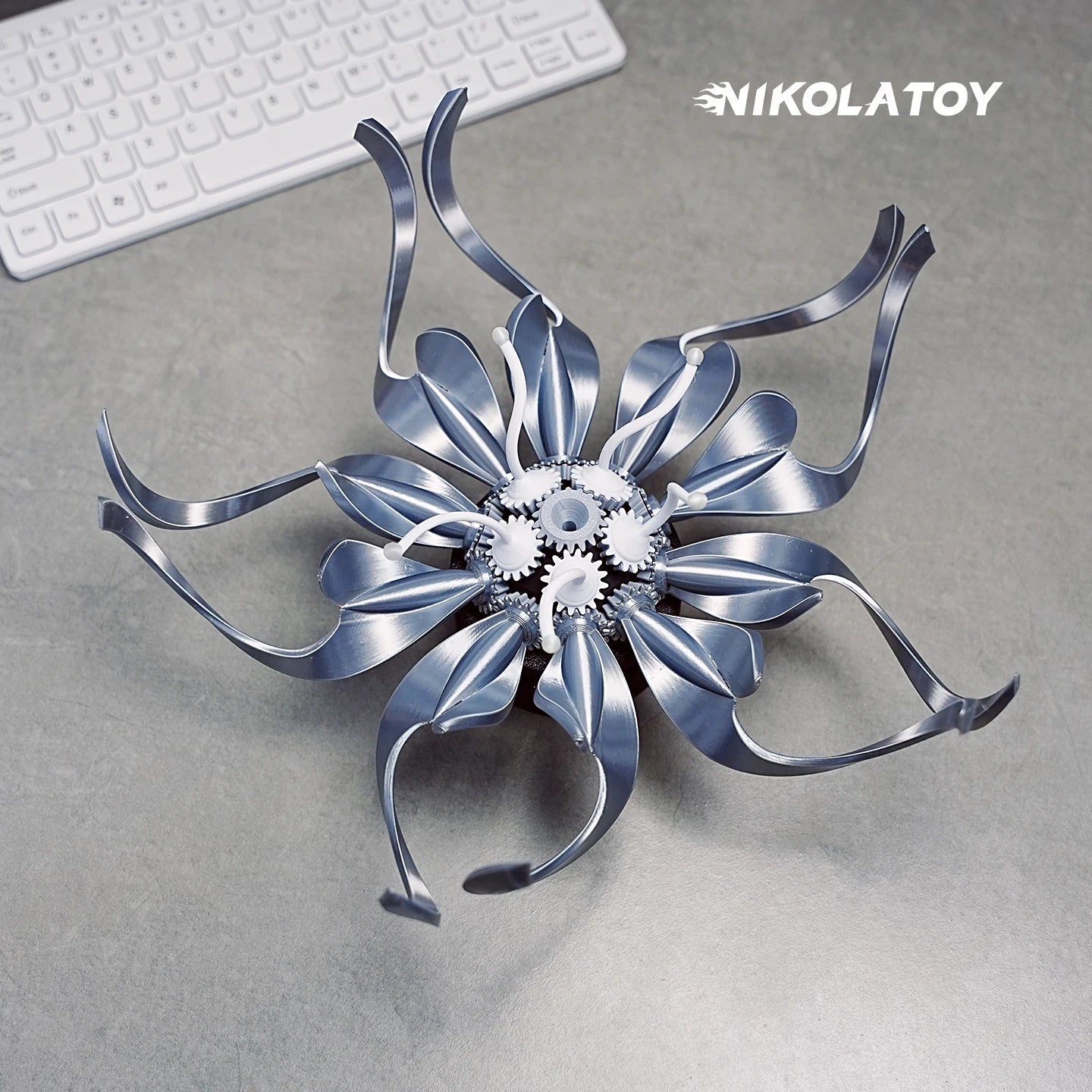 Nikolatoy Saatchi Gallery Modern Aesthetics Visual Art Preserved Flower Desktop Wall-Mounted Mechanical Flower Model Toy