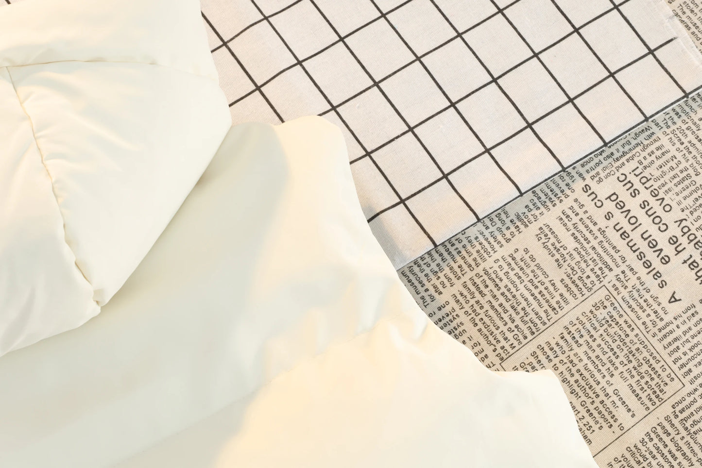 Men's Color-Block Puffer Vest with Removable Hood - Zip Closure & Flap Pockets, Water-Resistant Warm for Winter Casual Outfits