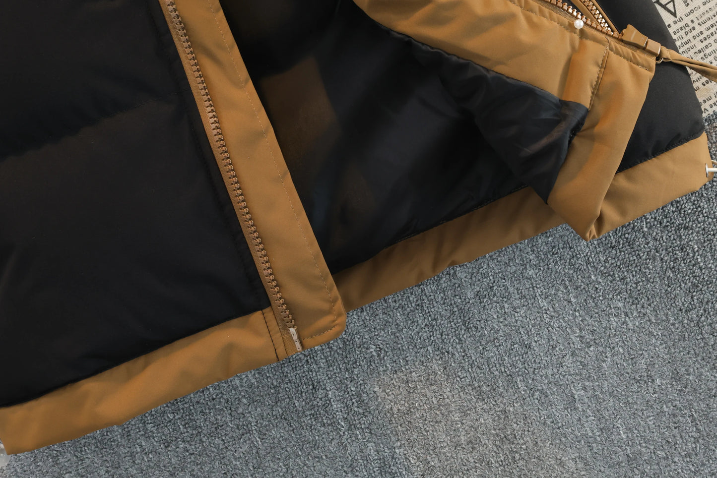 Men's Color-Block Puffer Vest with Removable Hood - Zip Closure & Flap Pockets, Water-Resistant Warm for Winter Casual Outfits