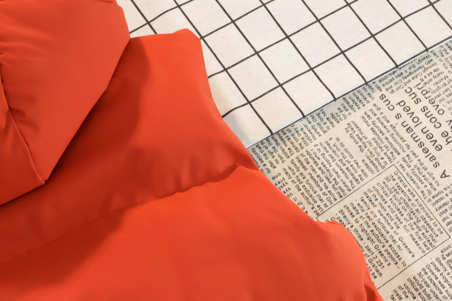 Men's Color-Block Puffer Vest with Removable Hood - Zip Closure & Flap Pockets, Water-Resistant Warm for Winter Casual Outfits