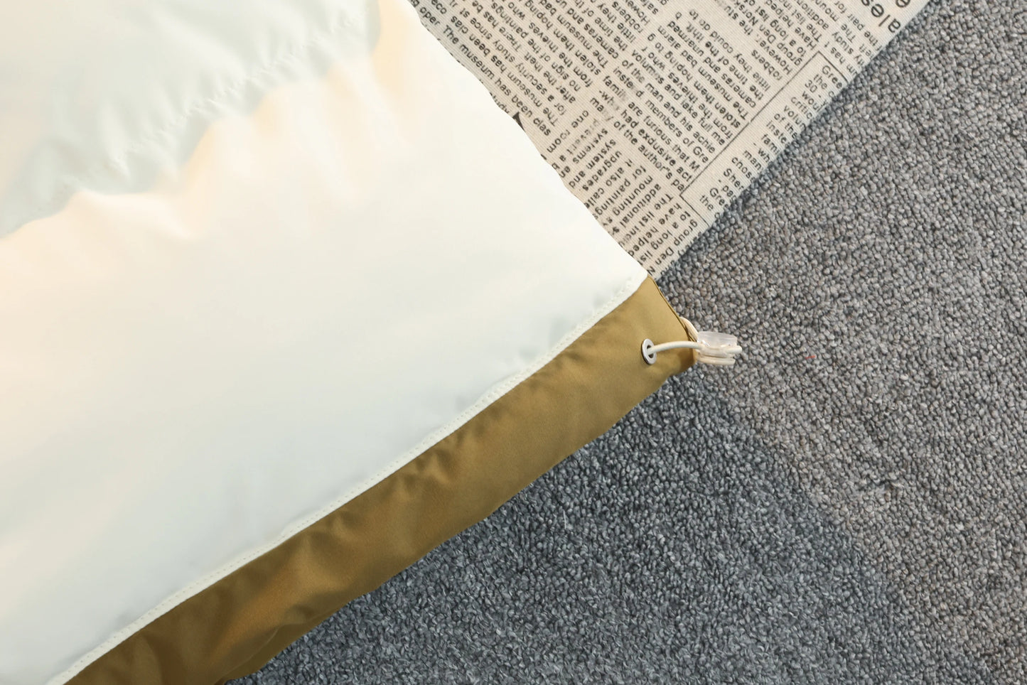 Men's Color-Block Puffer Vest with Removable Hood - Zip Closure & Flap Pockets, Water-Resistant Warm for Winter Casual Outfits