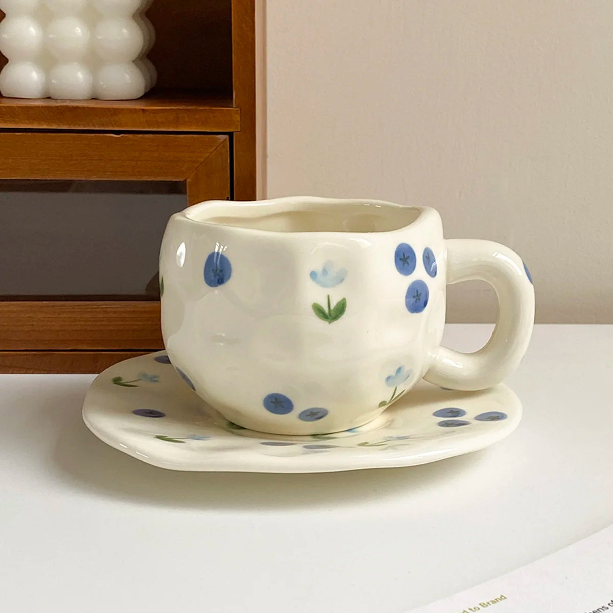 1Set Asymmetrical Fruit Ceramic Coffee Cup and Saucer, High-Looking Creative Hand-Painted Coffee Cup and Saucer, Suitable for Home Drinking Water, Coffee Shop Latte Art Cup, Party Coffee Cake Cup and Saucer, Gift Giving
