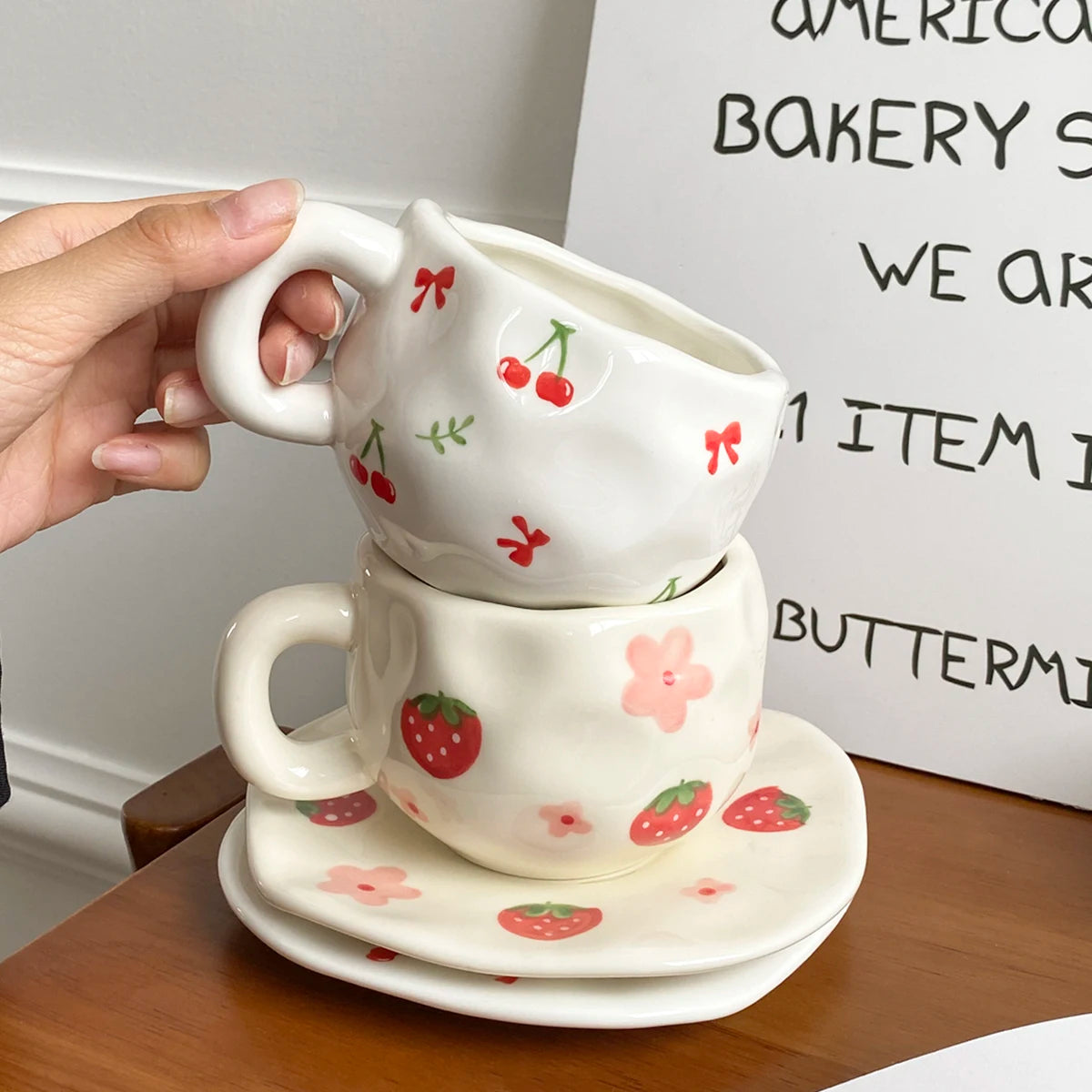 1Set Asymmetrical Fruit Ceramic Coffee Cup and Saucer, High-Looking Creative Hand-Painted Coffee Cup and Saucer, Suitable for Home Drinking Water, Coffee Shop Latte Art Cup, Party Coffee Cake Cup and Saucer, Gift Giving